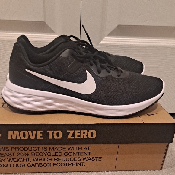 Nike Revolution 6 Next Nature Black White size 11.5 - Picture 2 of 10